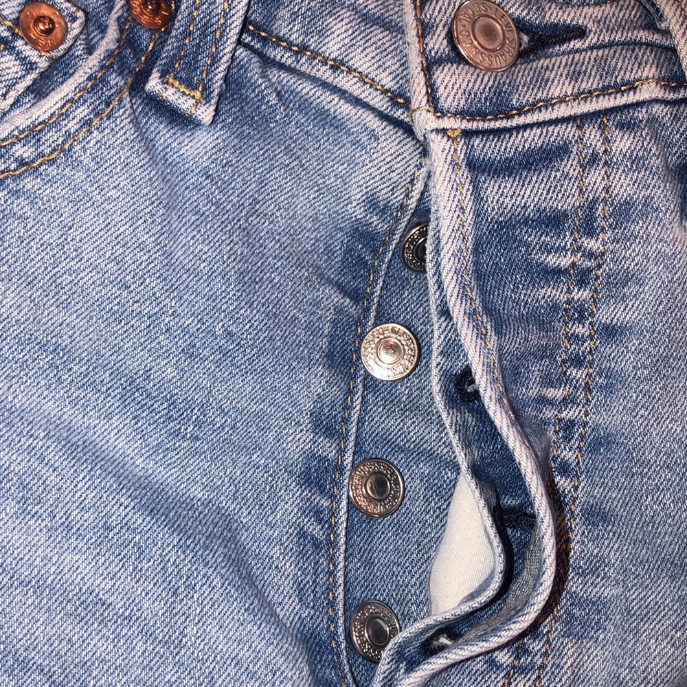 Levi’s rib cage straight ankle jeans size 24 raw hem distressed - Picture 3 of 8